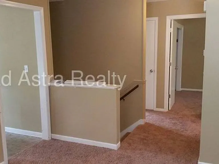6136 Long Ave — Photo 8
