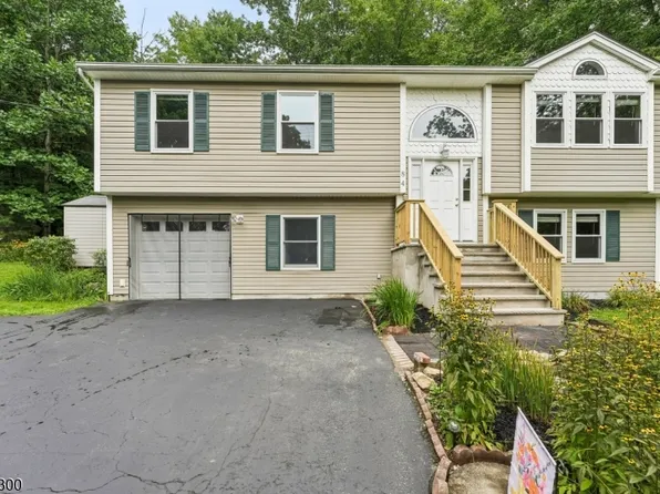 84 Fairlawn Dr, West Milford Twp., NJ 07421