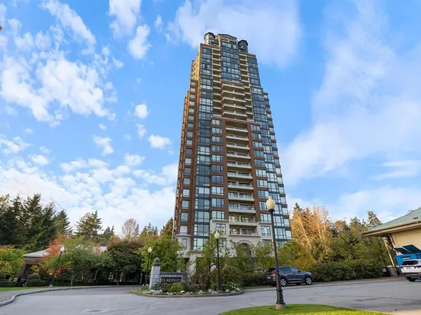 6837 Station Hill Dr #702, Burnaby, BC V3N 5B7