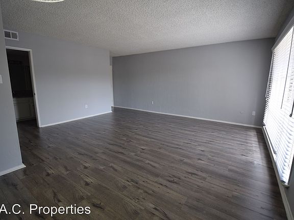 4th image of 14120 Hamlin St APT 3