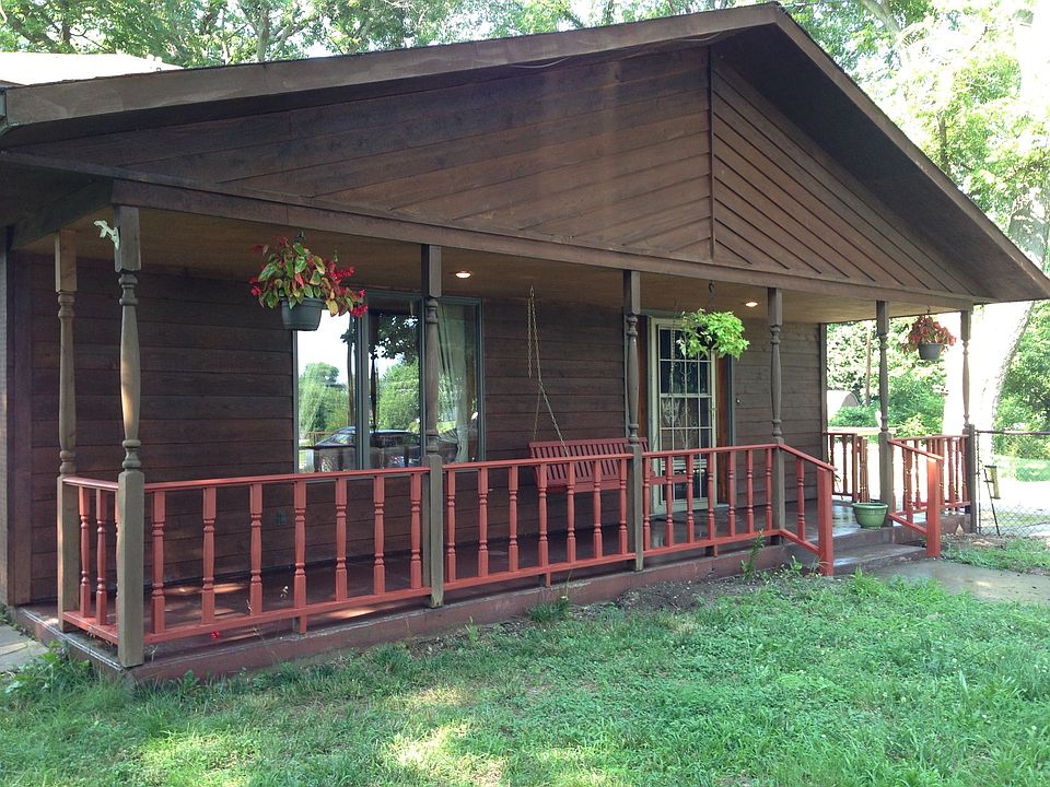 1st image of 2032 Dewey St