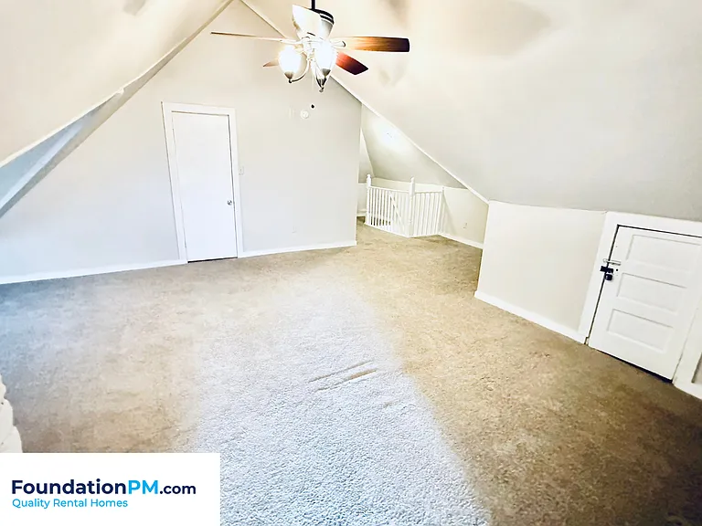 2106 Court Ave — Photo 9