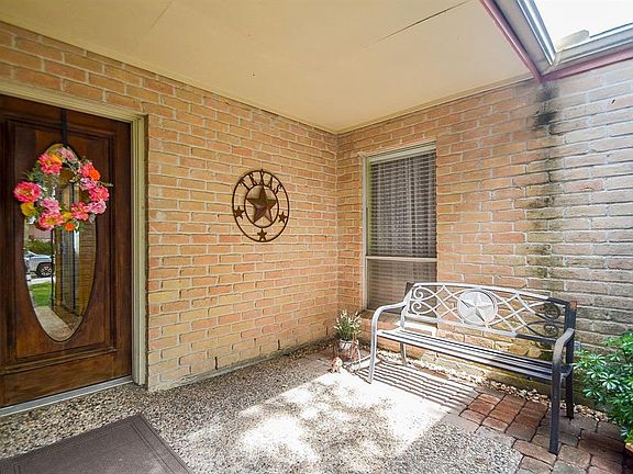 4th image of 22074 Red River Dr