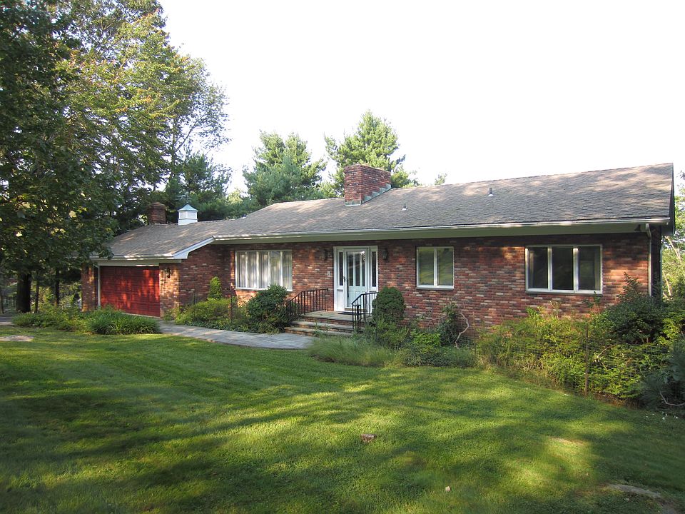 1st image of 27 Hilltop Dr