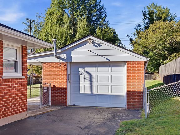 5th image of 602 Freeman Dr