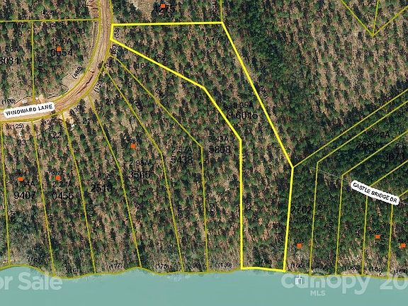 4th image of 17 Windward Ln #17