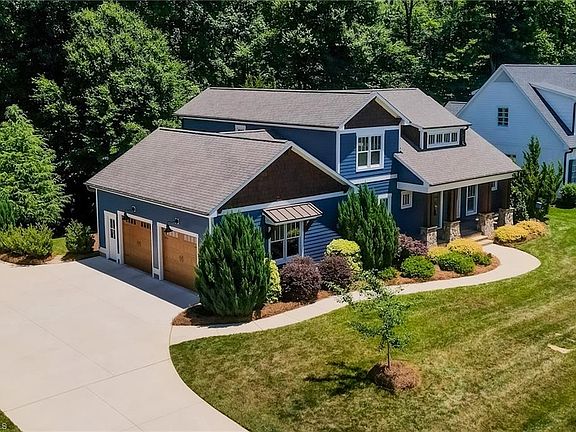 2nd image of 527 Lissara Lodge Dr