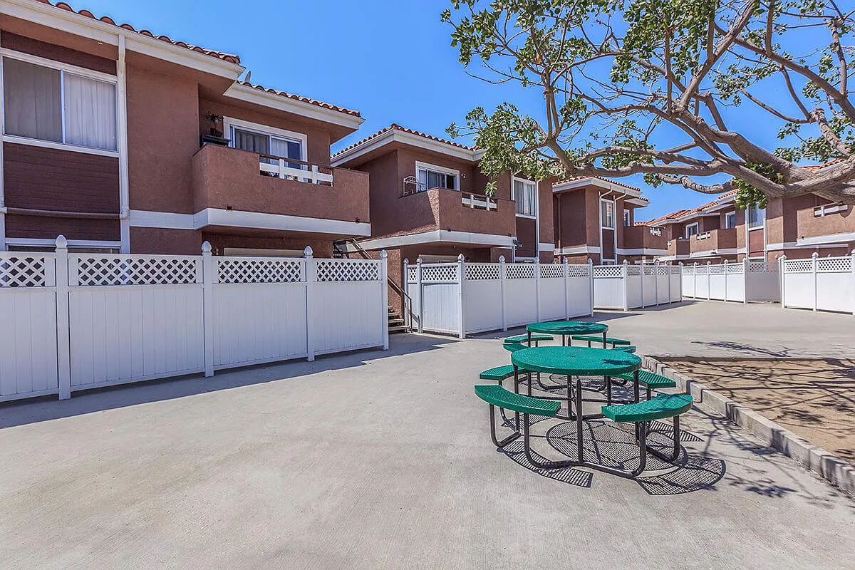 Casa Pacifica Apartment Homes — Photo 2