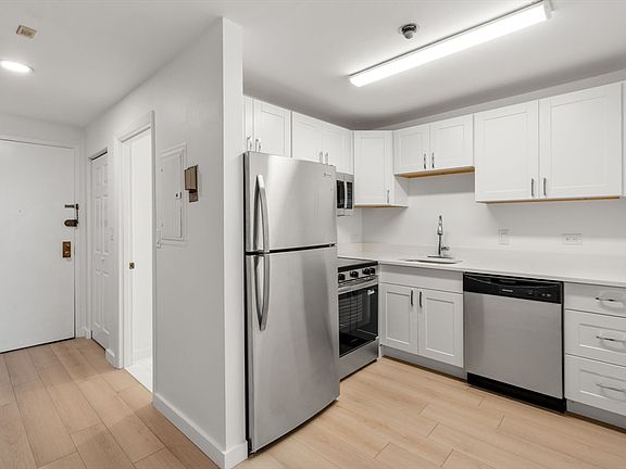 4th image of 160 Commonwealth Ave APT 616
