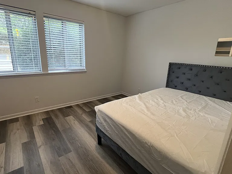 3210 Orleans Dr #4 — Photo 5
