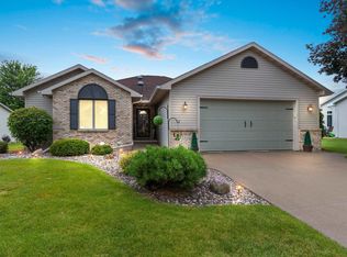 1336 Southfield Dr, Menasha, WI 54952