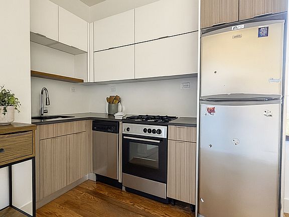 3rd image of 141 Troutman St APT 3R