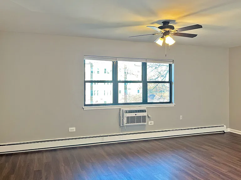 516 Des Plaines Ave. — Photo 6