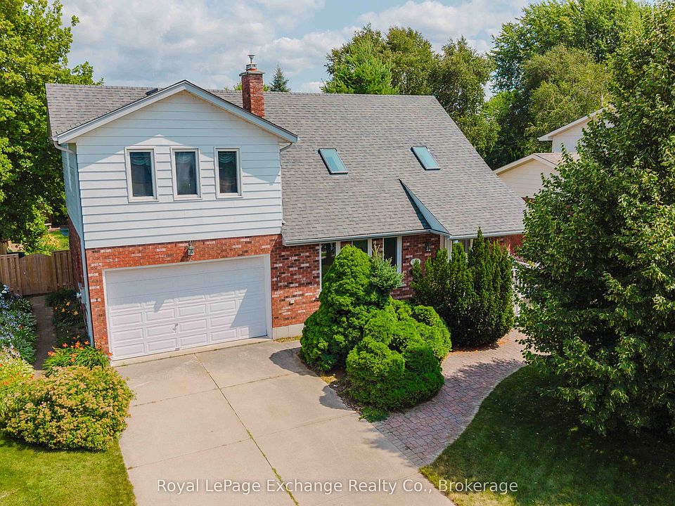 1st image of 953 Parkwood Dr