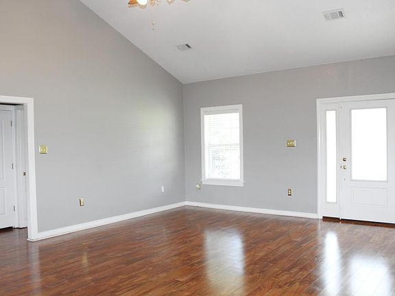 3rd image of 10045 Eagle St