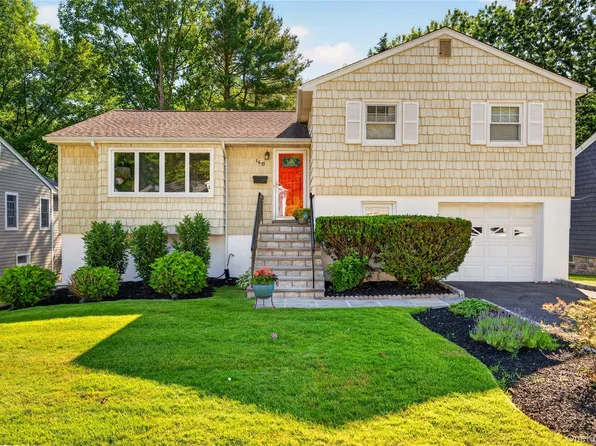 140 Saxon Drive, Mamaroneck, NY 10543