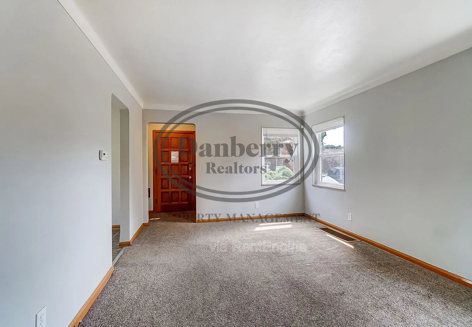4 bed, 2.0 bath, 2224 sqft, $1,800 — Photo 4