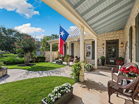 3rd image of 109 Village Cir