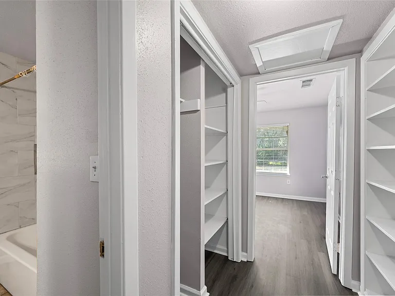 6138 Kenilwood Dr — Photo 12