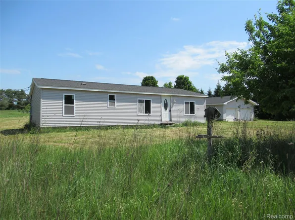 4232 Hollenbeck Rd, Columbiaville, MI 48421