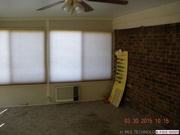 3rd image of 322 Donna St