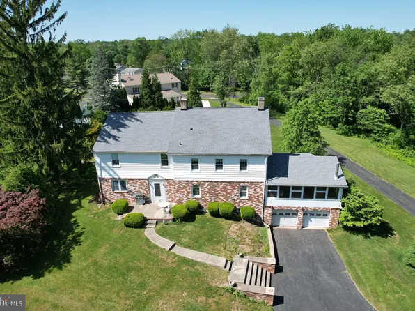 1808 Palomino Dr, Warrington, PA 18976