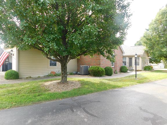 4th image of 537 Edgehill Cir