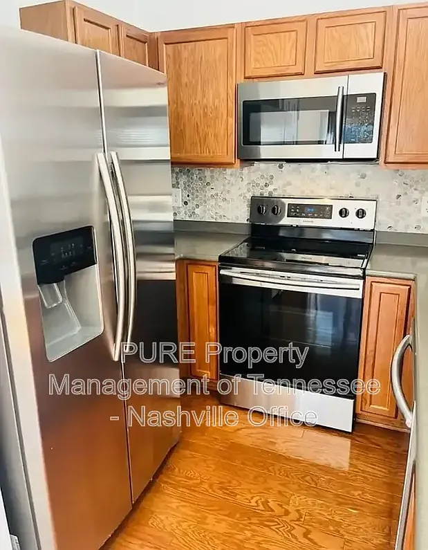 3 bed, 2.5 bath, 1574 sqft, $2,050 — Photo 4