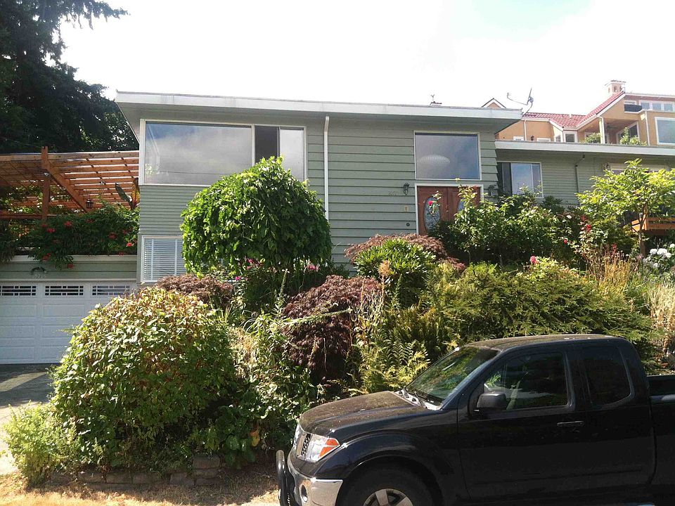 1st image of 10715 Lakeside Ave NE