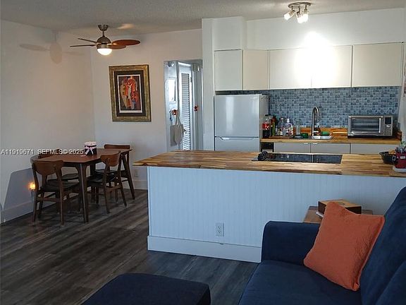 3rd image of 1000 SW 10th Ter APT 17P