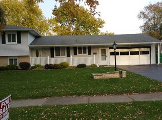 72 Landau Dr, Rochester, NY 14606