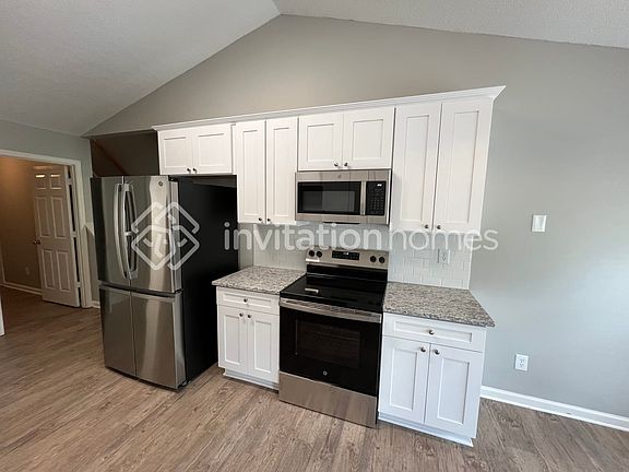 4th image of 871 Franklin Mill Trce