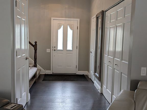 4th image of 233 Lorraine Cir