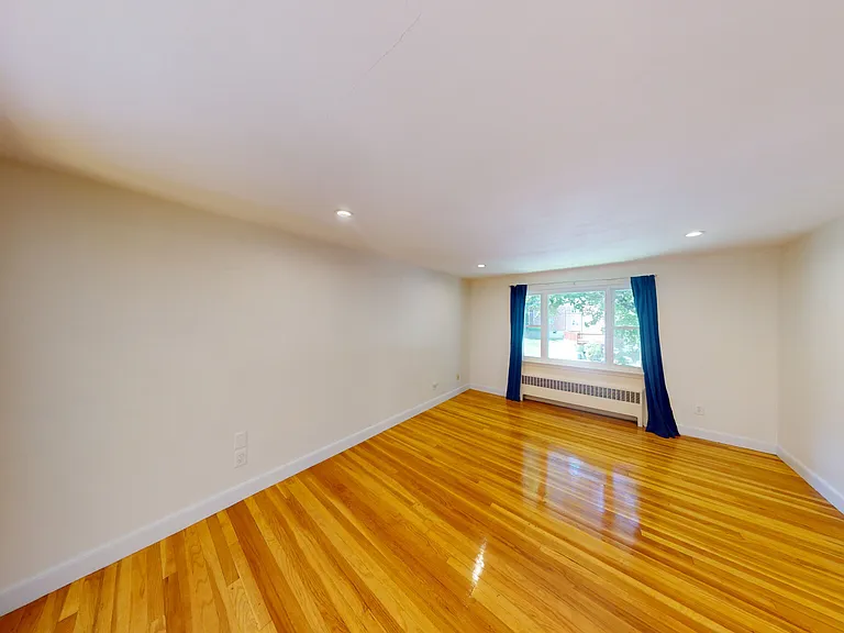 14 Louise Rd — Photo 4