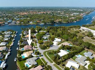 2076 Ascott Rd, North Palm Beach, FL 33408