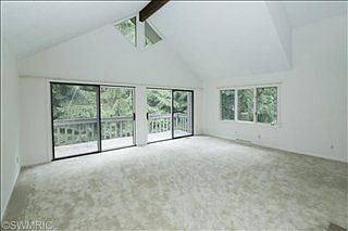 3rd image of 1038 Essex Cir