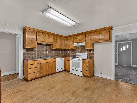 5th image of 212 S Morgan Ave