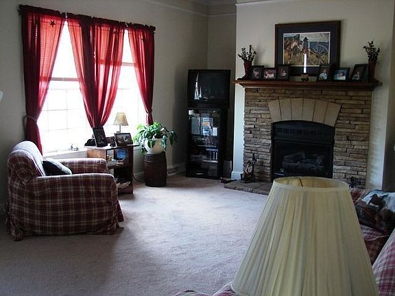 Living Room with Gas Log Fireplace