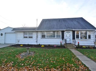 42 Colony St, Hicksville, NY 11801