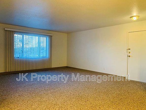 3rd image of 1613 Sand Ct APT 7