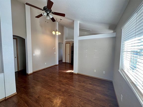 3rd image of 4693 Adalaide Ln