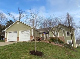 262 Millstone Ct, Washington, MO 63090