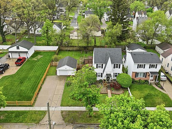 4th image of 2703 Wyndale Rd