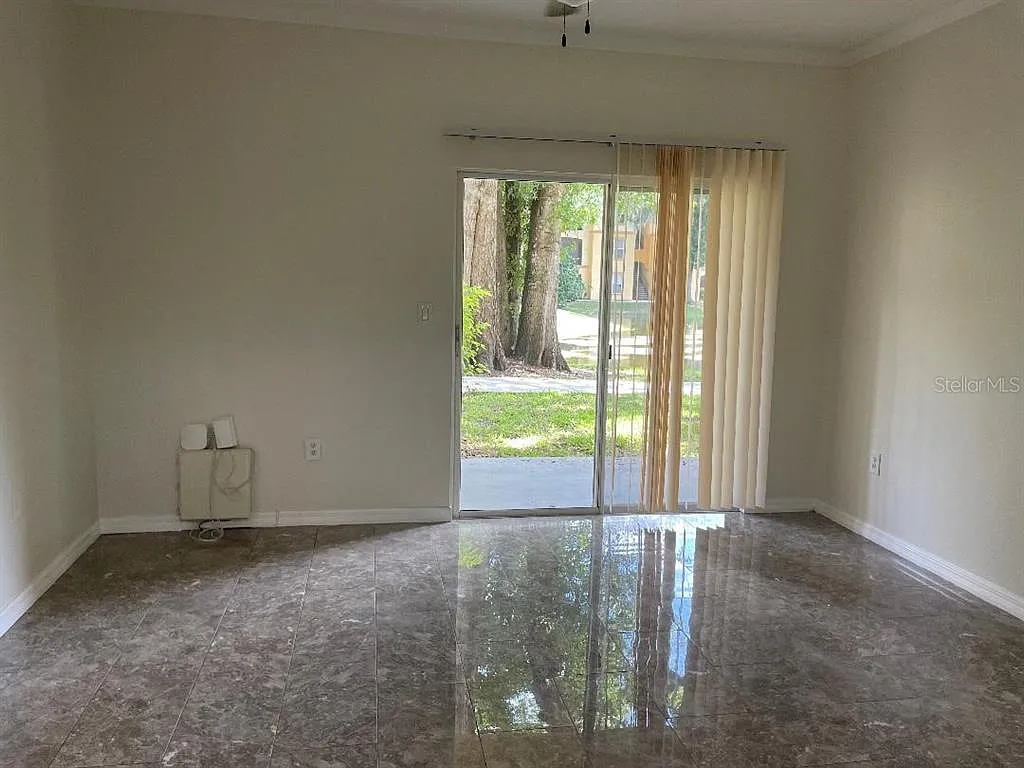 1 bed, 1.0 bath, 734 sqft, $1,400 — Photo 4