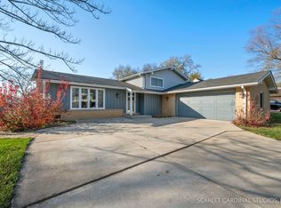 1503 Apache Dr, Naperville, IL 60563