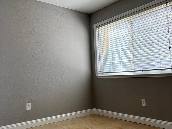 5th image of 1439 Tami Lee Dr #1