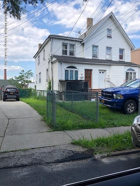 2nd image of 827 Post Ave