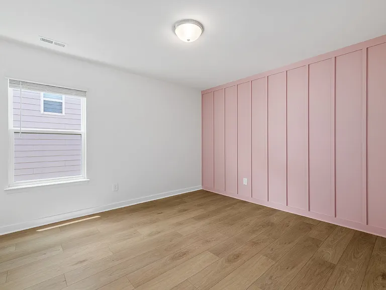 1069 Pennington Dr — Photo 36