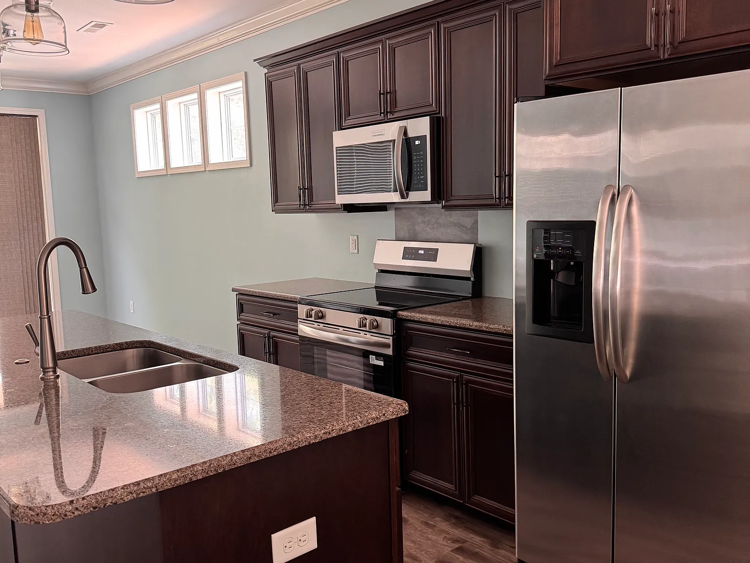 3 bed, 3.5 bath, 1980 sqft, $2,950 — Photo 4