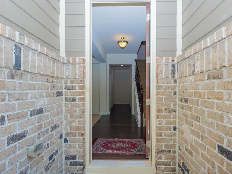 411 Alamosa Pl — Photo 8